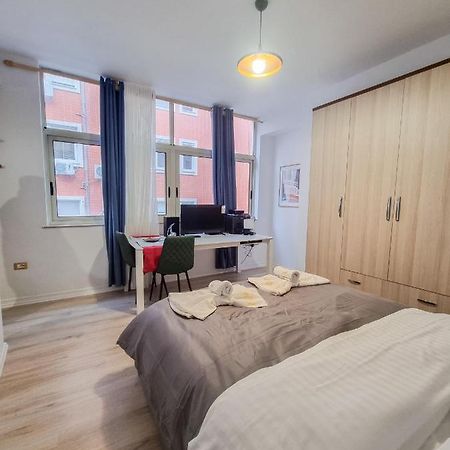 Cozy Apartment In City Center Tirana Kültér fotó