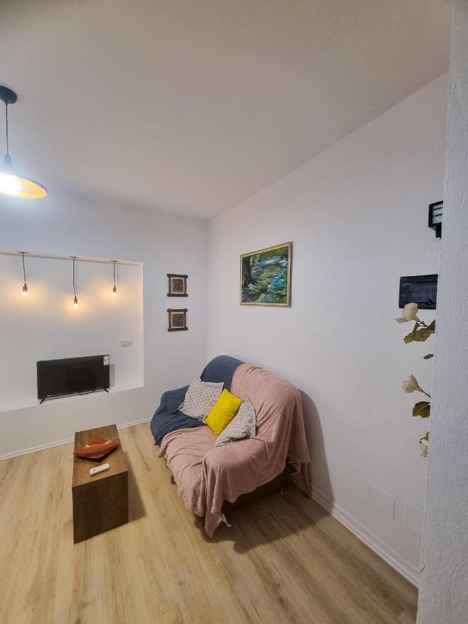 Cozy Apartment In City Center Tirana Kültér fotó