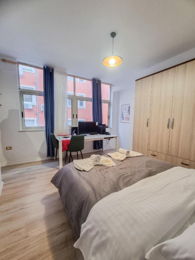 Cozy Apartment In City Center Tirana Kültér fotó