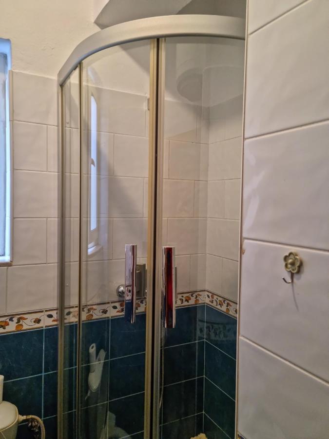 Cozy Apartment In City Center Tirana Kültér fotó