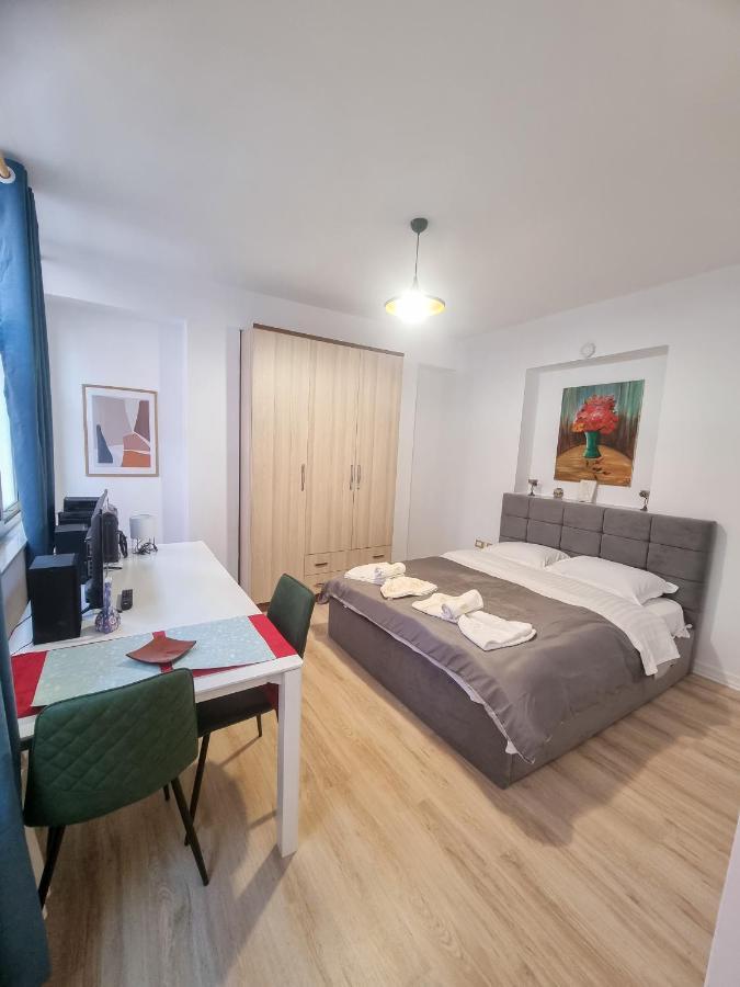 Cozy Apartment In City Center Tirana Kültér fotó