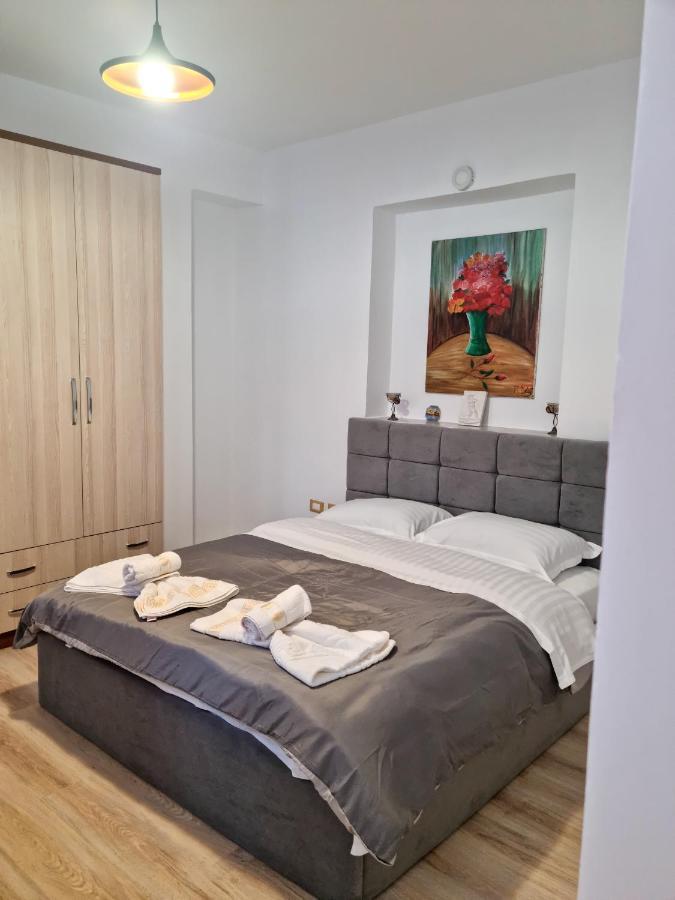 Cozy Apartment In City Center Tirana Kültér fotó